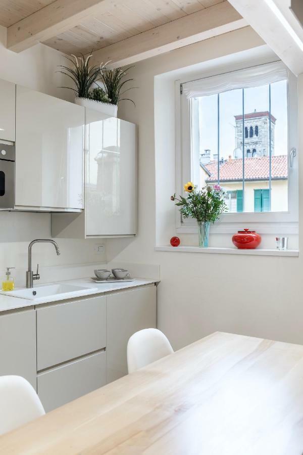Appartamento Rossini By Holiday Solutions Como Bagian luar foto