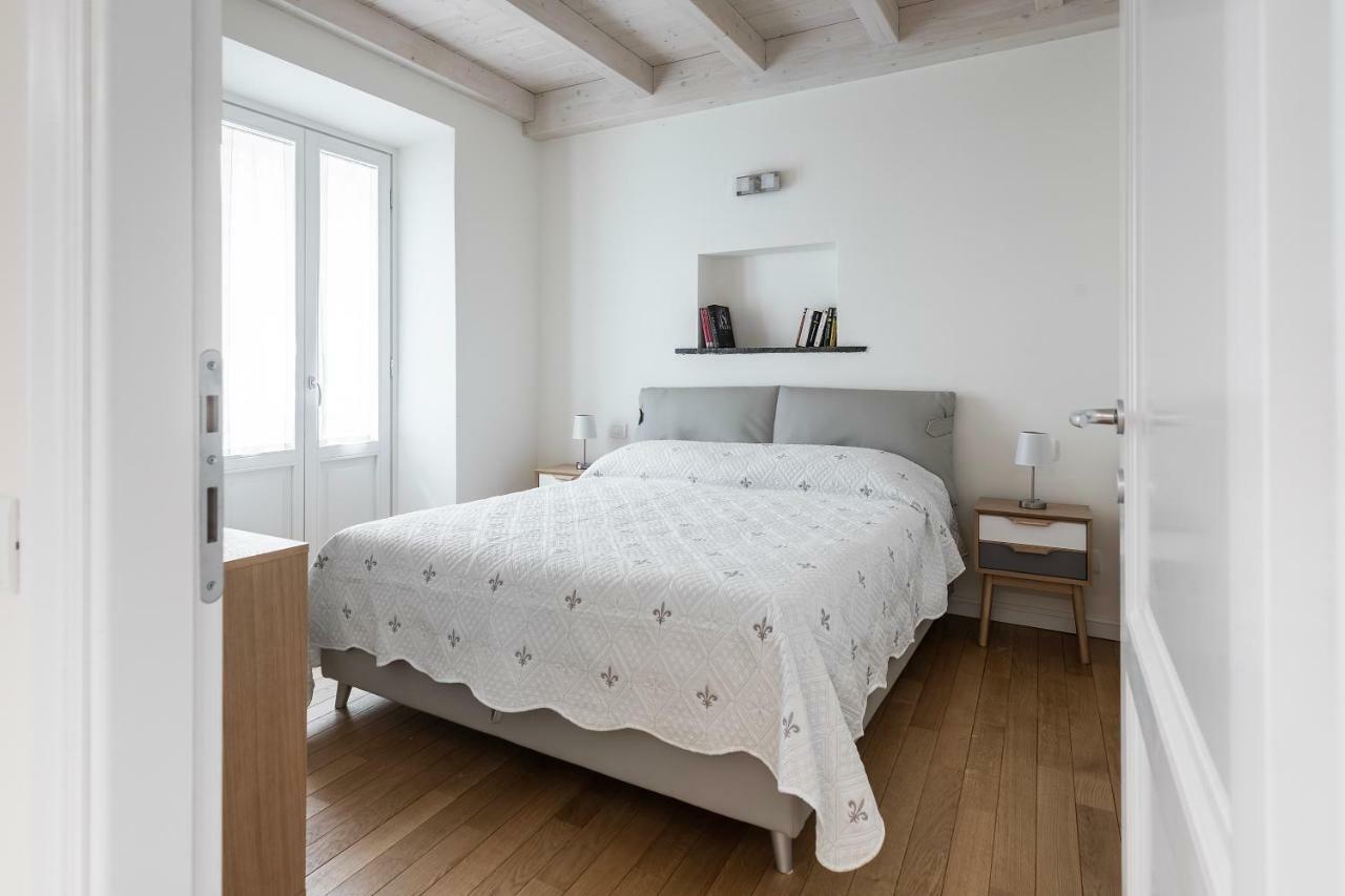 Appartamento Rossini By Holiday Solutions Como Bagian luar foto