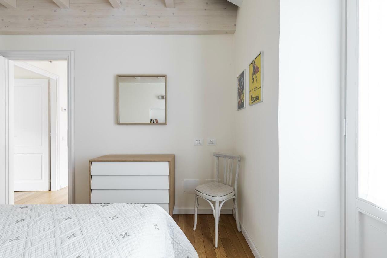 Appartamento Rossini By Holiday Solutions Como Bagian luar foto